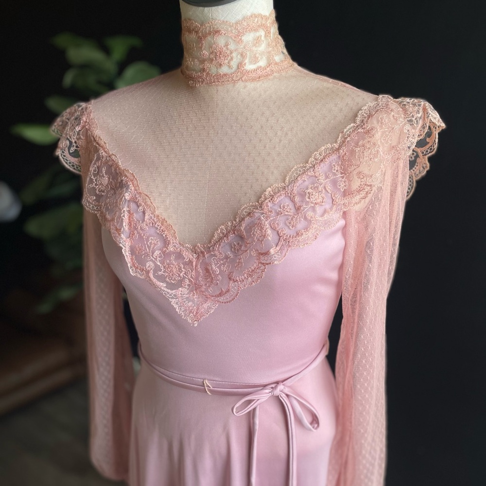 1970s vintage pink dress